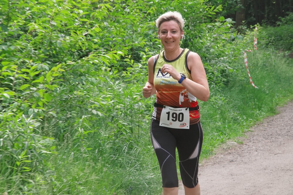 W promieniach czerwcowego słońca upłynął czwarty w tym roku "Bieg Wiewiórki". Zapaleni biegacze i miłośnicy nordic walking  w sobotę (8.06) sprawdzili swoją kondycję na bieżni Szkoły Podstawowej Sportowej nr 15 i w halembskim lesie.