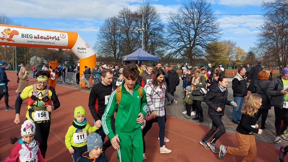 Za nami ostatni w tym roku "Bieg Wiewiórki". Najwytrwalsi i systematyczni zawodnicy otrzymali także pamiątkowe statuetki za udział w tegorocznym cyklu.
