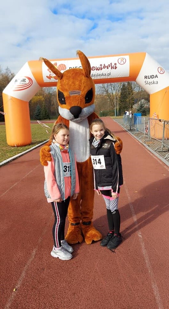 Za nami ostatni w tym roku "Bieg Wiewiórki". Najwytrwalsi i systematyczni zawodnicy otrzymali także pamiątkowe statuetki za udział w tegorocznym cyklu.