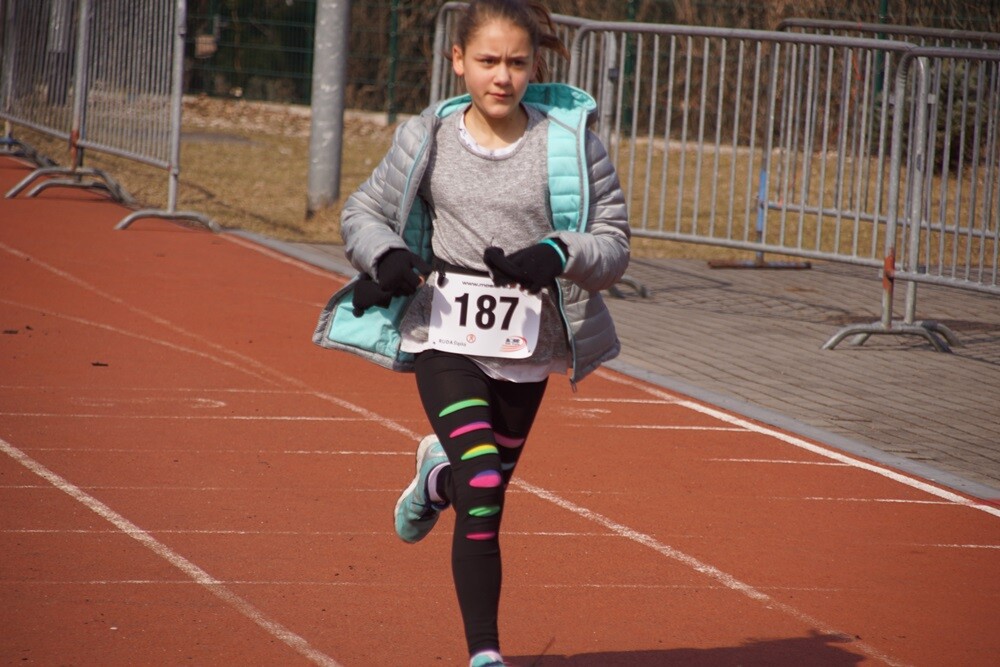 Przy Szkole Podstawowej nr 15 w Halembie odbyła się pierwsza w tym roku odsłona Biegu Wiewiórki. Początek biegu oraz rywalizacji nordic walking tradycyjnie rozpoczął się o godz. 11:15, wcześniej o godz. 11:00 wystartował bieg dla dzieci.