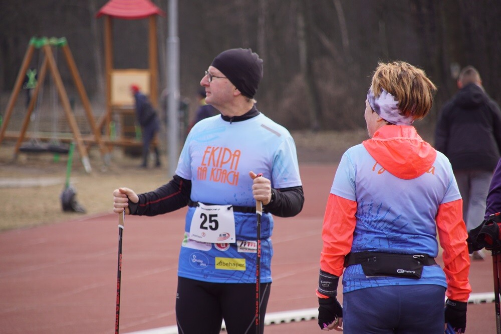 Przy Szkole Podstawowej nr 15 w Halembie odbyła się pierwsza w tym roku odsłona Biegu Wiewiórki. Początek biegu oraz rywalizacji nordic walking tradycyjnie rozpoczął się o godz. 11:15, wcześniej o godz. 11:00 wystartował bieg dla dzieci.