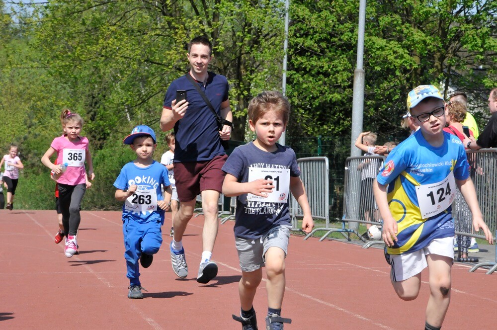 Przy Szkole Podstawowej nr 15 w Halembie odbyła się druga w tym roku odsłona Biegu Wiewiórki.