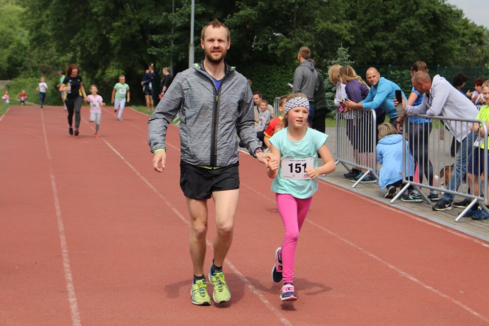 Przy Szkole Podstawowej nr 15 w Halembie odbyła się trzecia w tym roku odsłona Biegu Wiewiórki. Początek biegu oraz rywalizacji nordic walking tradycyjnie rozpoczął się o godz. 11:15, wcześniej o godz. 11:00 wystartował bieg dla dzieci.