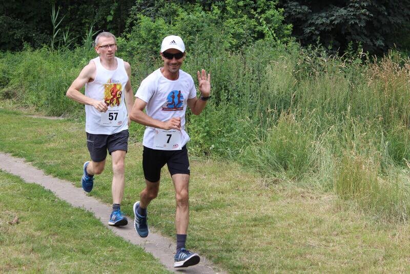 Przy Szkole Podstawowej nr 15 w Halembie odbyła się czwarta w tym roku odsłona Biegu Wiewiórki. Początek biegu oraz rywalizacji nordic walking tradycyjnie rozpoczął się o godz. 11:15, wcześniej o godz. 11:00 wystartował bieg dla dzieci.