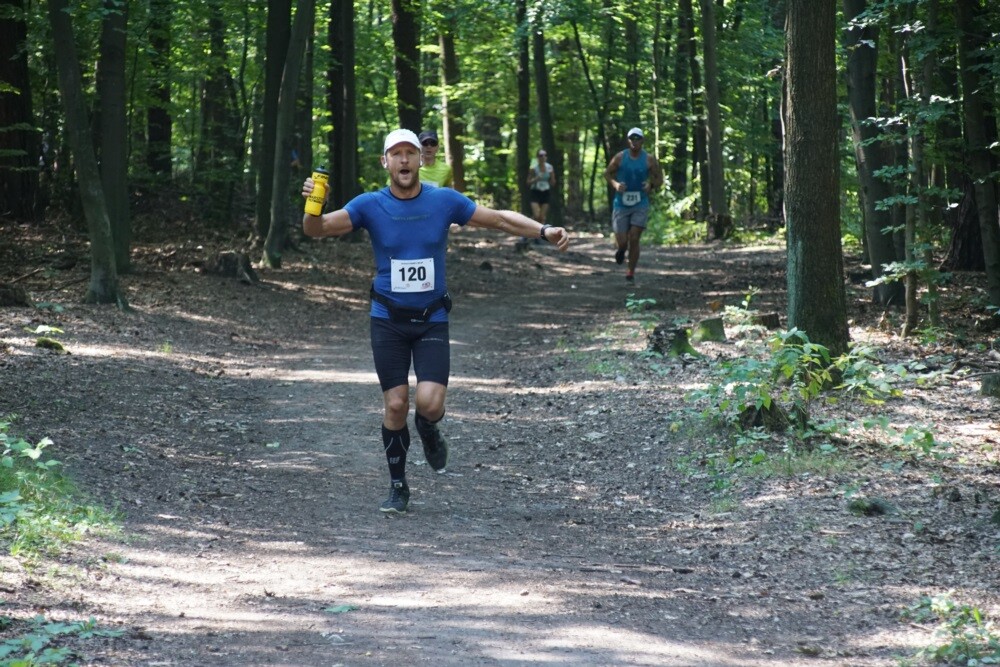 Przy Szkole Podstawowej nr 15 w Halembie odbyła się szósta w tym roku odsłona Biegu Wiewiórki. Początek biegu oraz rywalizacji nordic walking tradycyjnie rozpoczął się o godz. 11:15, wcześniej o godz. 11:00 wystartował bieg dla dzieci.