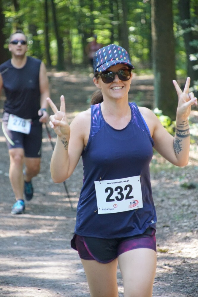 Przy Szkole Podstawowej nr 15 w Halembie odbyła się szósta w tym roku odsłona Biegu Wiewiórki. Początek biegu oraz rywalizacji nordic walking tradycyjnie rozpoczął się o godz. 11:15, wcześniej o godz. 11:00 wystartował bieg dla dzieci.