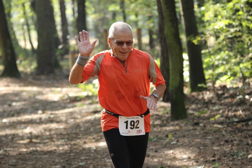 Przy Szkole Podstawowej nr 15 w Halembie odbyła się ósma w tym roku odsłona Biegu Wiewiórki. Początek biegu oraz rywalizacji nordic walking tradycyjnie rozpoczął się o godz. 11:15, wcześniej o godz. 11:00 wystartował bieg dla dzieci.