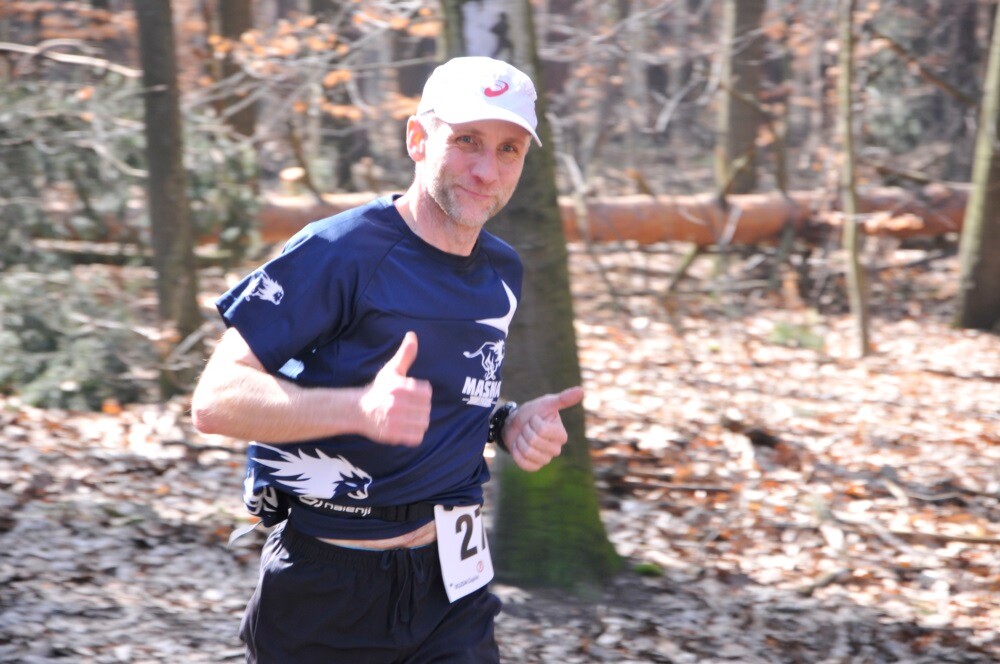 Miłośnicy biegania i zdrowego stylu życia ponownie spotkali się na bieżni Szkoły Podstawowej Sportowej nr 15 w Rudzie Śląskiej. Dzisiaj (23 marca) o godzinie 11.00 odbył się pierwszy w tym roku Bieg Wiewiórki, który rozpoczął czwarty sezon tej popularnej biegowej imprezy.