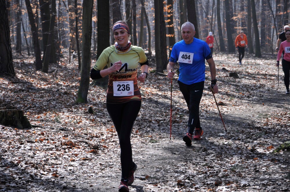 Miłośnicy biegania i zdrowego stylu życia ponownie spotkali się na bieżni Szkoły Podstawowej Sportowej nr 15 w Rudzie Śląskiej. Dzisiaj (23 marca) o godzinie 11.00 odbył się pierwszy w tym roku Bieg Wiewiórki, który rozpoczął czwarty sezon tej popularnej biegowej imprezy.