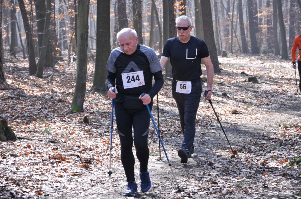 Miłośnicy biegania i zdrowego stylu życia ponownie spotkali się na bieżni Szkoły Podstawowej Sportowej nr 15 w Rudzie Śląskiej. Dzisiaj (23 marca) o godzinie 11.00 odbył się pierwszy w tym roku Bieg Wiewiórki, który rozpoczął czwarty sezon tej popularnej biegowej imprezy.