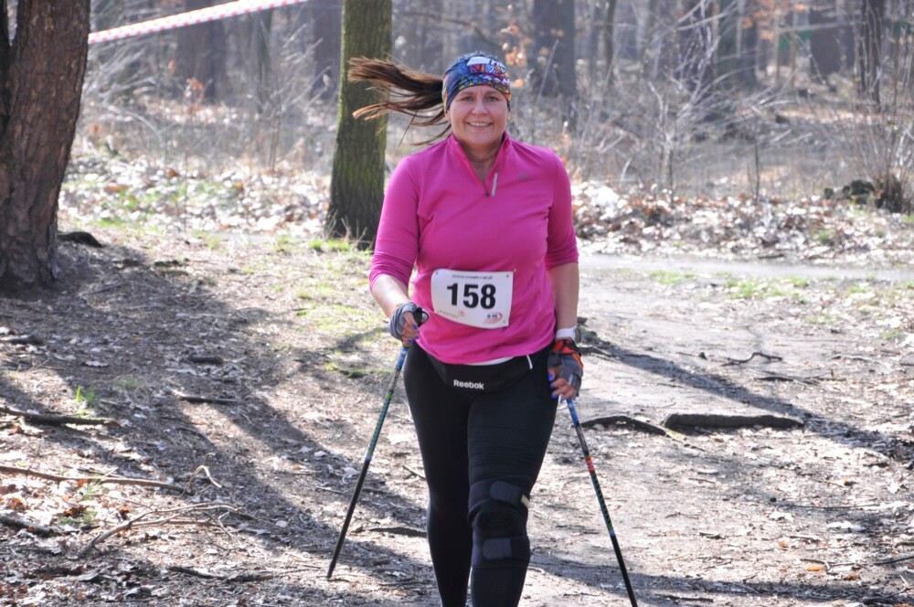 Miłośnicy biegania i zdrowego stylu życia ponownie spotkali się na bieżni Szkoły Podstawowej Sportowej nr 15 w Rudzie Śląskiej. Dzisiaj (23 marca) o godzinie 11.00 odbył się pierwszy w tym roku Bieg Wiewiórki, który rozpoczął czwarty sezon tej popularnej biegowej imprezy.