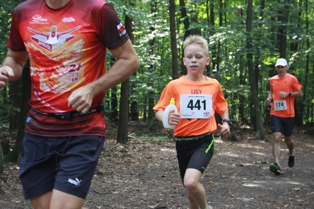 IV edycja Biegu Wiewiórki zbliża się do końca. Wrześniowe zawody już za nami, na starcie stanęło dziś wielu młodszych i starszych zawodników. Okazja do rywalizacji będzie jeszcze 12 października i 9 listopada.