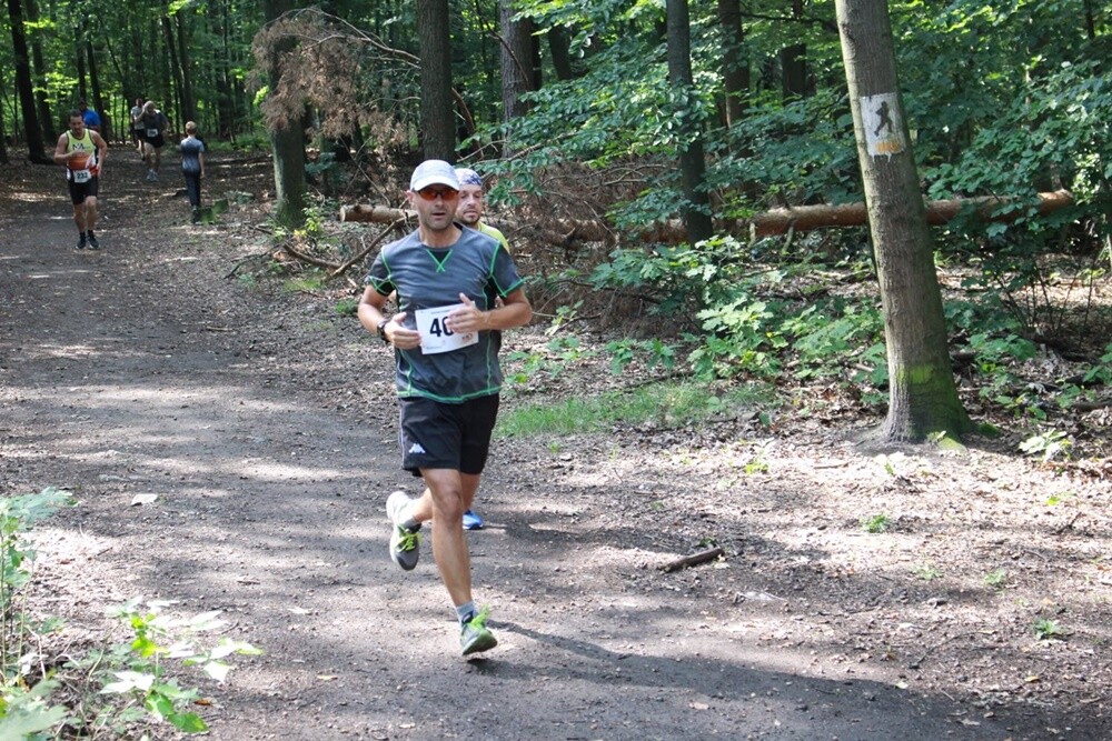 IV edycja Biegu Wiewiórki zbliża się do końca. Wrześniowe zawody już za nami, na starcie stanęło dziś wielu młodszych i starszych zawodników. Okazja do rywalizacji będzie jeszcze 12 października i 9 listopada.