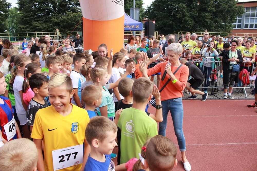 IV edycja Biegu Wiewiórki zbliża się do końca. Wrześniowe zawody już za nami, na starcie stanęło dziś wielu młodszych i starszych zawodników. Okazja do rywalizacji będzie jeszcze 12 października i 9 listopada.