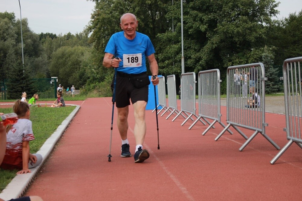 IV edycja Biegu Wiewiórki zbliża się do końca. Wrześniowe zawody już za nami, na starcie stanęło dziś wielu młodszych i starszych zawodników. Okazja do rywalizacji będzie jeszcze 12 października i 9 listopada.
