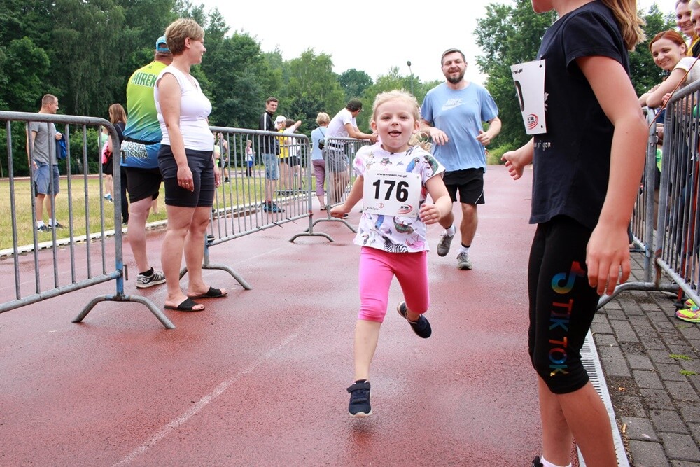 Wiewiórka znów na halembskich leśnych ścieżkach. W pierwszym po spowodowanej pandemią przerwie Biegu Wiewiórki wzięło w sobotę udział około 200 osób.