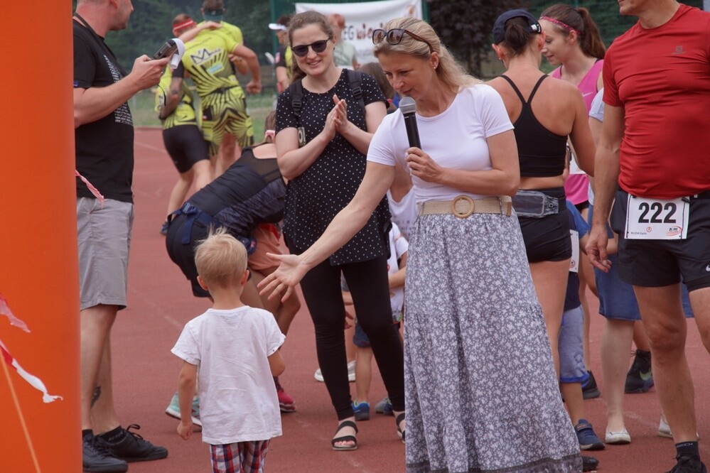 Kolejny Bieg Wiewiórki za nami! Jak zwykle rywalizację rozpoczęły dzieci, które miały do pokonania 1 km. Na starszych czekała pętla o długości 4,2 km, którą biegacze mogli pokonać maksymalnie pięć razy, a zawodnicy w konkurencji nordic walking trzy razy.