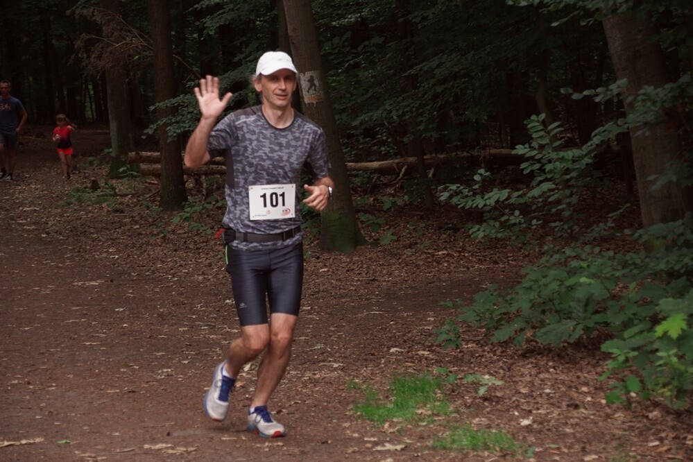 Kolejny Bieg Wiewiórki za nami! Jak zwykle rywalizację rozpoczęły dzieci, które miały do pokonania 1 km. Na starszych czekała pętla o długości 4,2 km, którą biegacze mogli pokonać maksymalnie pięć razy, a zawodnicy w konkurencji nordic walking trzy razy.