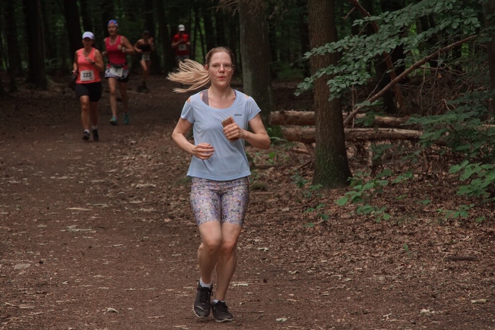 Kolejny Bieg Wiewiórki za nami! Jak zwykle rywalizację rozpoczęły dzieci, które miały do pokonania 1 km. Na starszych czekała pętla o długości 4,2 km, którą biegacze mogli pokonać maksymalnie pięć razy, a zawodnicy w konkurencji nordic walking trzy razy.