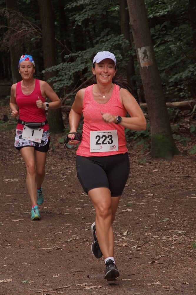 Kolejny Bieg Wiewiórki za nami! Jak zwykle rywalizację rozpoczęły dzieci, które miały do pokonania 1 km. Na starszych czekała pętla o długości 4,2 km, którą biegacze mogli pokonać maksymalnie pięć razy, a zawodnicy w konkurencji nordic walking trzy razy.