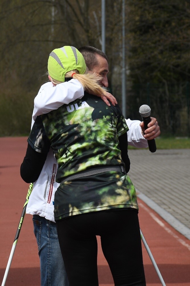 Miłośnicy aktywnego wypoczynku i biegów po raz kolejny wystartowali w słynnym Biegu Wiewiórki, organizowanym przez Miejski Ośrodek Sportu i Rekreacji w Rudzie Śląskiej. 

fot. Jacek Knapik