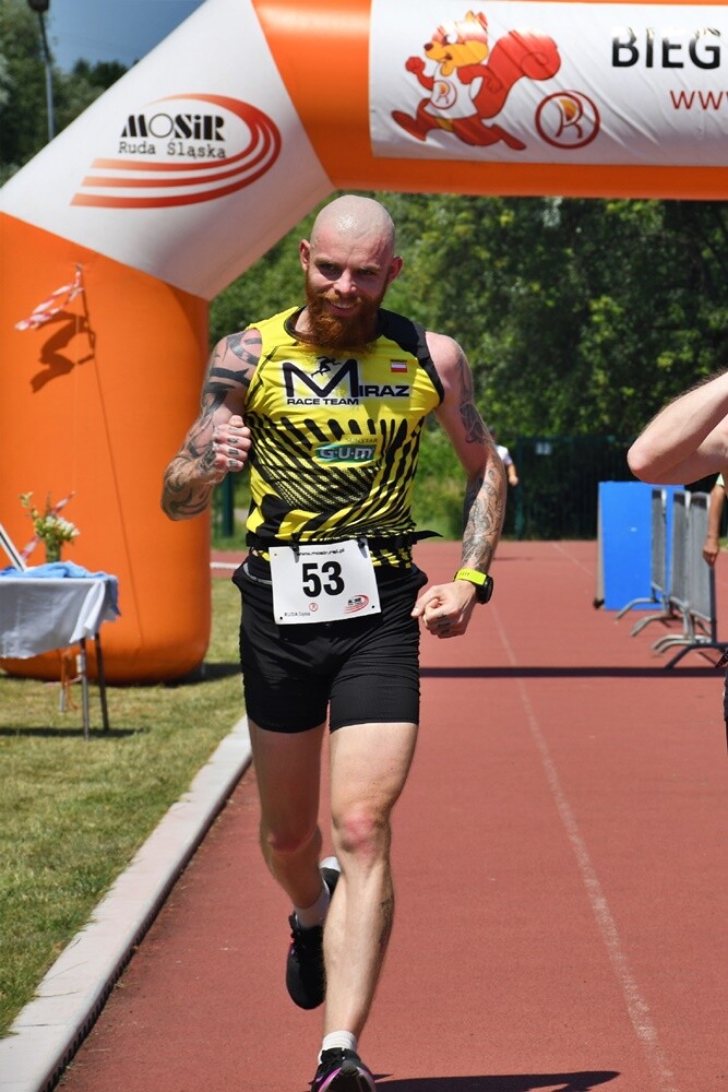 Niedzielna rywalizacja sportowa była poświęcona śp. prezydent Grażynie Dziedzic, która była inicjatorem organizacji Biegu Wiewiórki. 

fot. Jacek Knapik