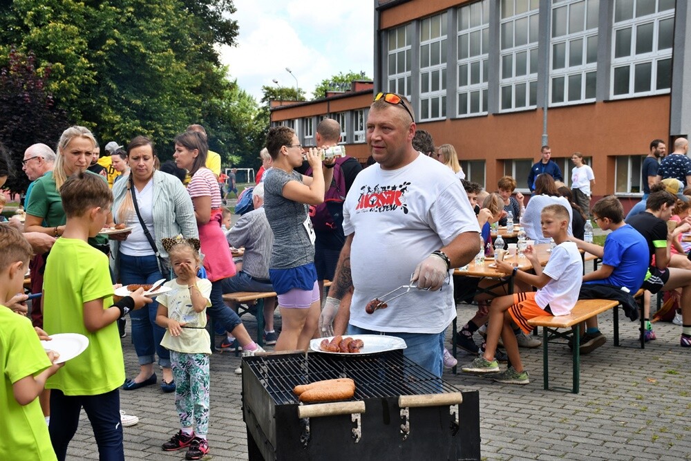 Lipcowy "Bieg Wiewiórki" za nami. Biegacze i miłośnicy nordic walking po raz kolejny mieli okazję wziąć udział w tym popularnym biegu.

fot. Jacek Knapik
