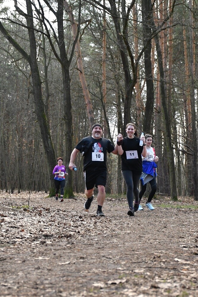 Miłośnicy aktywnego stylu życia znów pobiegli z rudzką wiewiórką. W sobotę na bieżni Szkoły Podstawowej Sportowej nr 15 oraz w halembskim lesie rozpoczął się kolejny cykl "Biegu Wiewiórki". 

fot. Jacek Knapik
