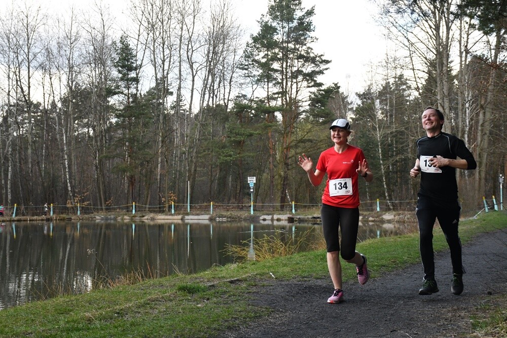 Miłośnicy aktywnego stylu życia znów pobiegli z rudzką wiewiórką. W sobotę na bieżni Szkoły Podstawowej Sportowej nr 15 oraz w halembskim lesie rozpoczął się kolejny cykl "Biegu Wiewiórki". 

fot. Jacek Knapik