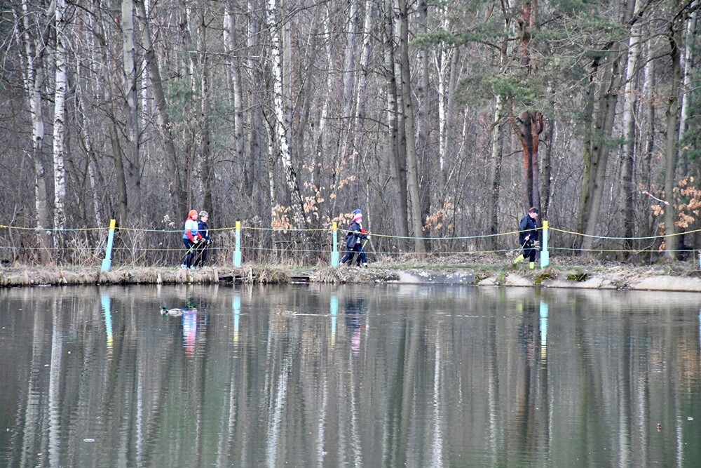 Miłośnicy aktywnego stylu życia znów pobiegli z rudzką wiewiórką. W sobotę na bieżni Szkoły Podstawowej Sportowej nr 15 oraz w halembskim lesie rozpoczął się kolejny cykl "Biegu Wiewiórki". 

fot. Jacek Knapik