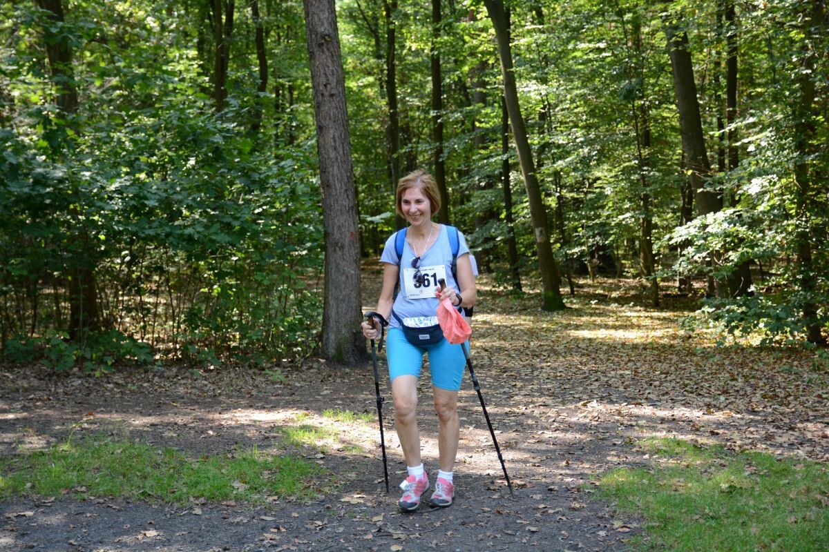 Odbyła się sierpniowa edycja Biegu Wiewiórki! W sobotę 24 sierpnia 2024 roku  wszyscy chętni tradycyjnie zebrali się przy Szkole Podstawowej Sportowej nr 15 przy ul. Energetyków 15, aby wziąć udział w zawodach biegowych. / fot. Marek Faber