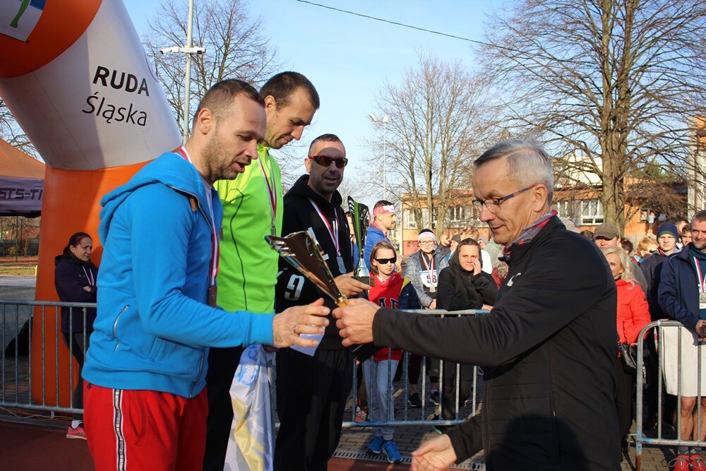 W lasach halembskich rudzianie świętowali 11 listopada na sportowo. Zostały tam zorganizowane XXVIII Biegi Niepodległości. 
fot. UM Ruda Śląska