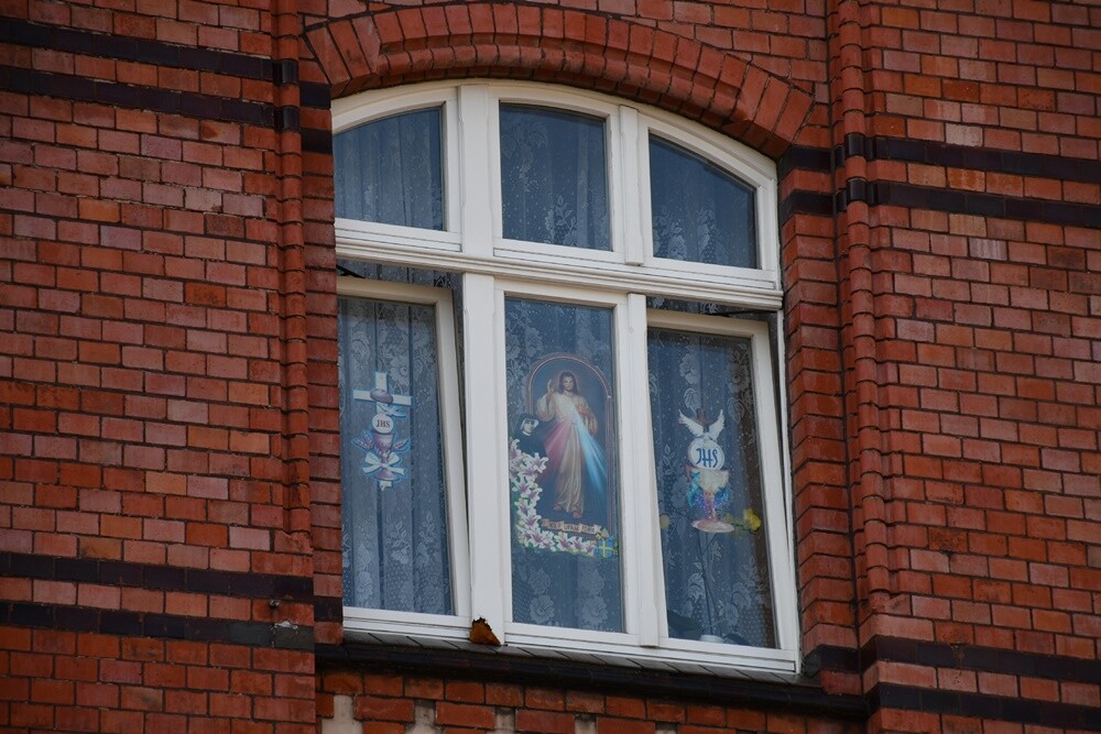 Ulicami wszystkich dzielnic naszego miasta przeszły dzisiaj procesje z okazji obchodów Uroczystości Najświętszego Ciała i Krwi Chrystusa.

fot. Jacek Knapik