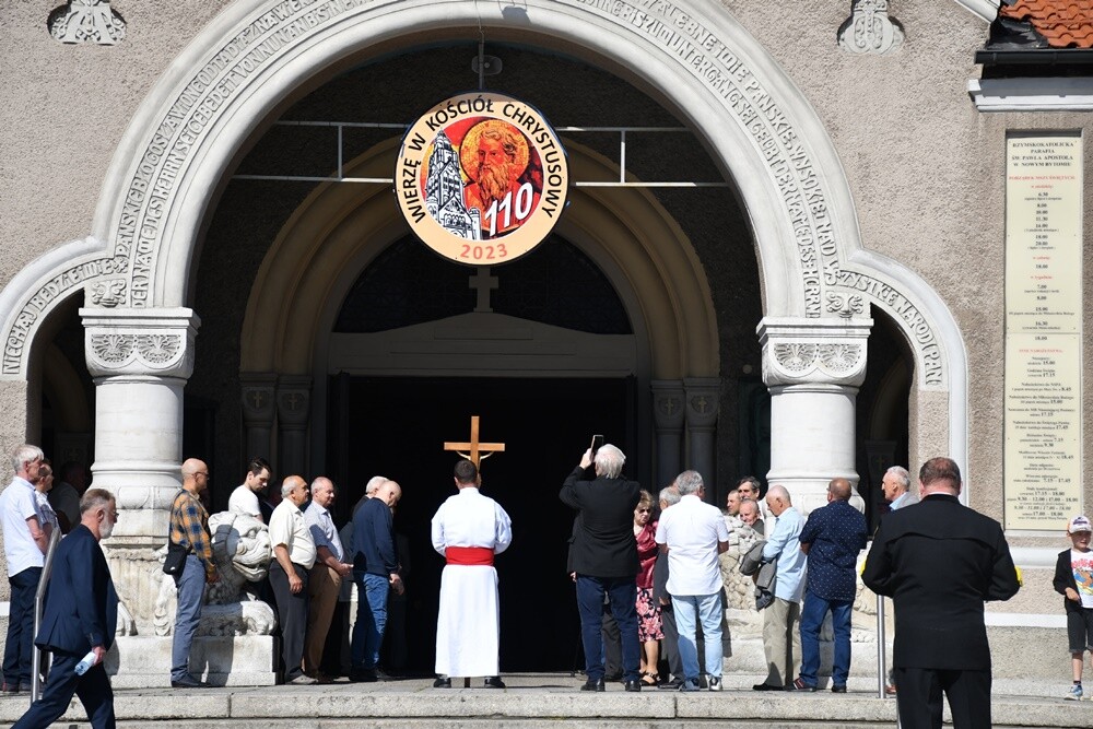 Ulicami wszystkich dzielnic naszego miasta przeszły dzisiaj procesje z okazji obchodów Uroczystości Najświętszego Ciała i Krwi Chrystusa.

fot. Jacek Knapik