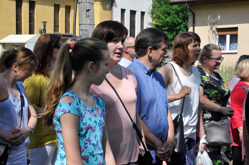 Ulicami wszystkich dzielnic naszego miasta przeszły dzisiaj procesje z okazji obchodów Uroczystości Najświętszego Ciała i Krwi Chrystusa. Wierni wspominają w ten dzień Ostatnią Wieczerzę oraz Przeistoczenie chleba i wina w Ciało i Krew Jezusa Chrystusa.