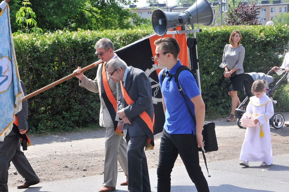 Ulicami wszystkich dzielnic naszego miasta przeszły dzisiaj procesje z okazji obchodów Uroczystości Najświętszego Ciała i Krwi Chrystusa. Wierni wspominają w ten dzień Ostatnią Wieczerzę oraz Przeistoczenie chleba i wina w Ciało i Krew Jezusa Chrystusa.