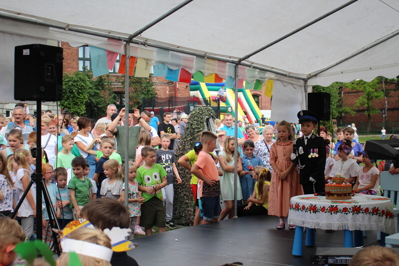 Ostatnio w Szkole Podstawowej nr 23 im. Jana Brzechwy odbyła się kolejna edycja "Brzechwolandii". Uczniowie wzięli udział w wielu przygotowanych dla nich atrakcji.