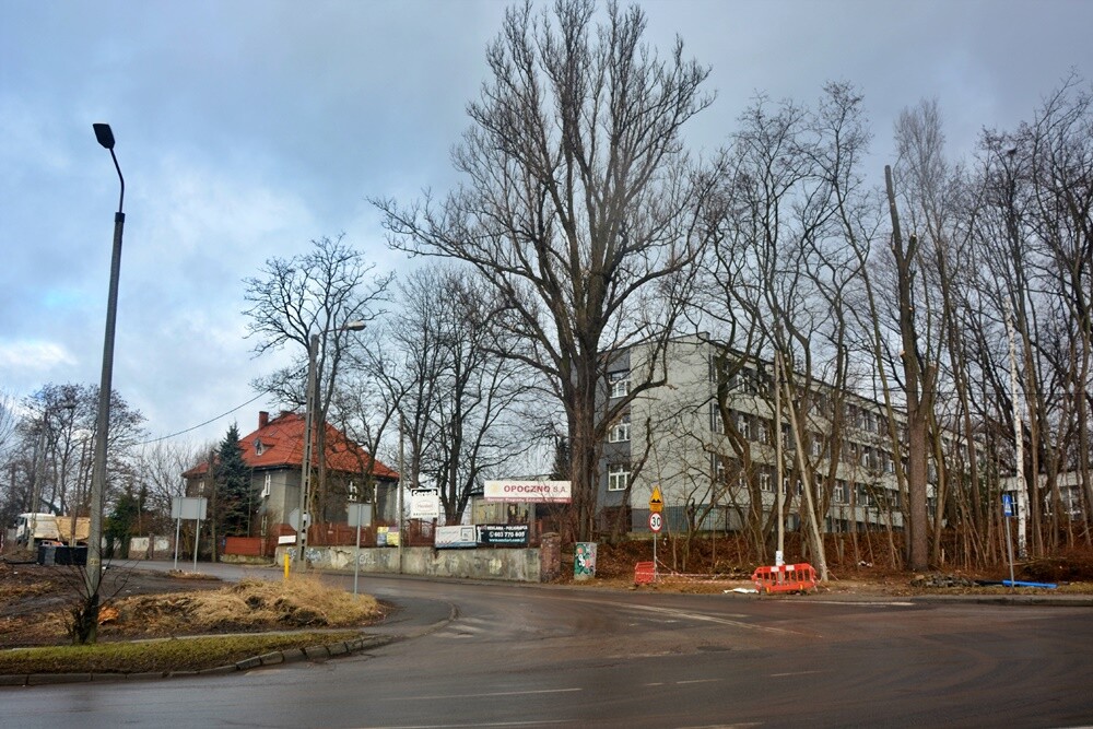 Prace na budowie czwartego etapu trasy N-S w Rudzie Śląskiej wrą! Jak zapowiadają rudzcy urzędnicy, jeżeli wszystko pójdzie zgodnie z planem, pod koniec 2023 roku będziemy mogli trasą N-S przejechać do ulicy Bielszowickiej i 1 Maja. Zobaczcie, jak postępują prace.

fot. Jacek Knapik