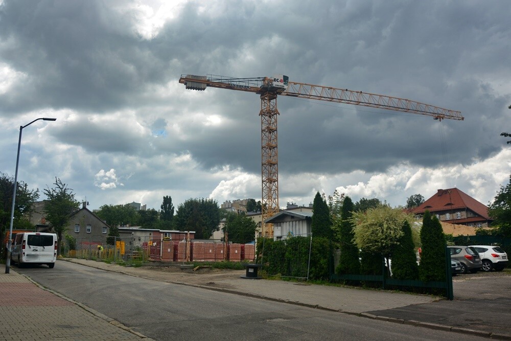 Trwa budowa 52 mieszkań komunalnych przy ul. Bankowej w Rudzie Śląskiej. W ramach przedsięwzięcia powstaną dwa budynki z podziemnymi garażami i przestrzenią rekreacyjną pośrodku. Zobaczcie, jak postępują prace na placu budowy. 

fot. Jacek Knapik