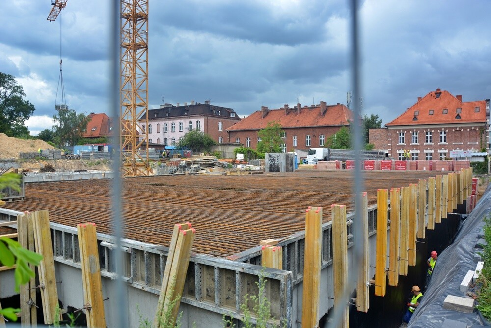 Trwa budowa 52 mieszkań komunalnych przy ul. Bankowej w Rudzie Śląskiej. W ramach przedsięwzięcia powstaną dwa budynki z podziemnymi garażami i przestrzenią rekreacyjną pośrodku. Zobaczcie, jak postępują prace na placu budowy. 

fot. Jacek Knapik