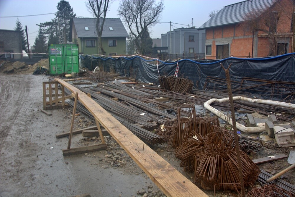 Trwa budowa nowego budynku Szkoły Podstawowej nr 17 w Bielszowicach. Jak wygląda postęp prac na budowie?

fot. Jacek Knapik