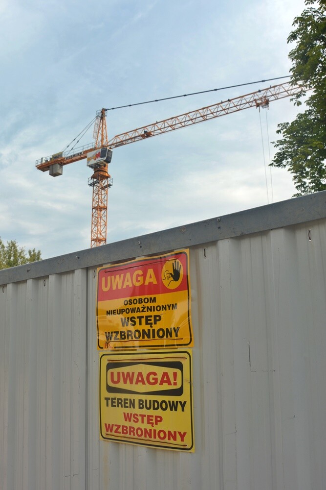 Zamiast budowy rozbiórka? Co dzieje się na placu budowy nowej siedziby Szkoły Podstawowej nr 17 w Bielszowicach. Mieszkańcy dzielnicy nie kryją swojego zaniepokojenia. 

fot. Jacek Knapik