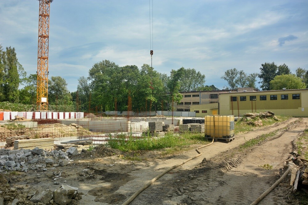 Zamiast budowy rozbiórka? Co dzieje się na placu budowy nowej siedziby Szkoły Podstawowej nr 17 w Bielszowicach. Mieszkańcy dzielnicy nie kryją swojego zaniepokojenia. 

fot. Jacek Knapik