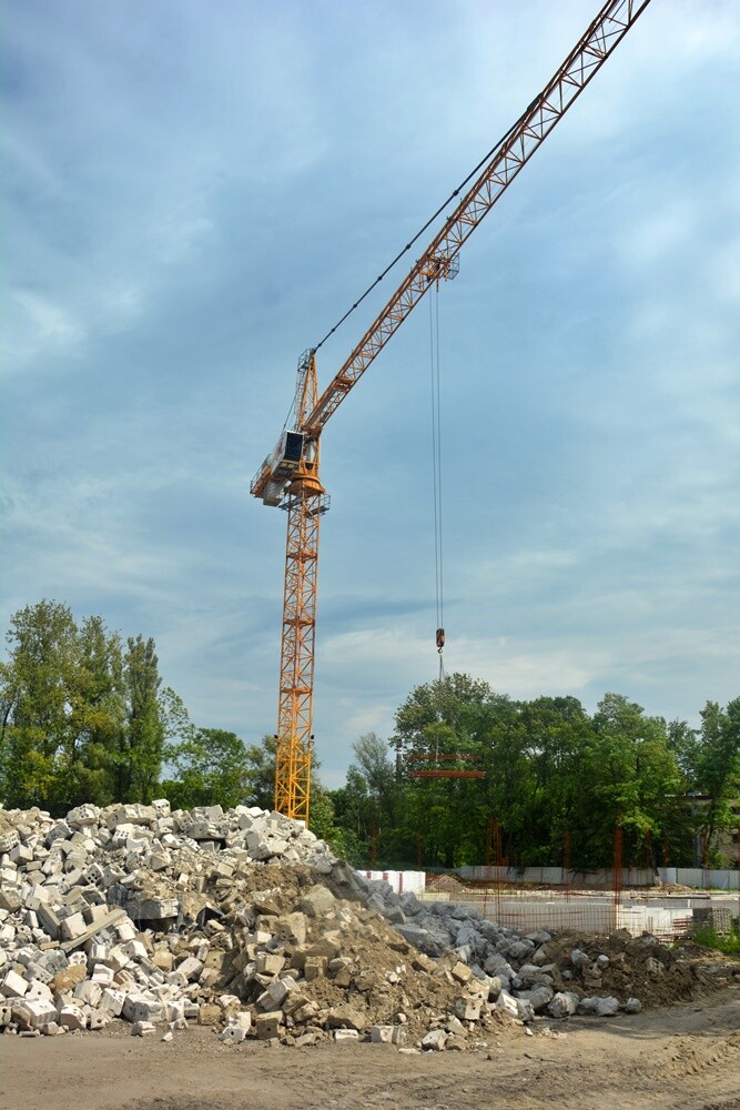 Zamiast budowy rozbiórka? Co dzieje się na placu budowy nowej siedziby Szkoły Podstawowej nr 17 w Bielszowicach. Mieszkańcy dzielnicy nie kryją swojego zaniepokojenia. 

fot. Jacek Knapik