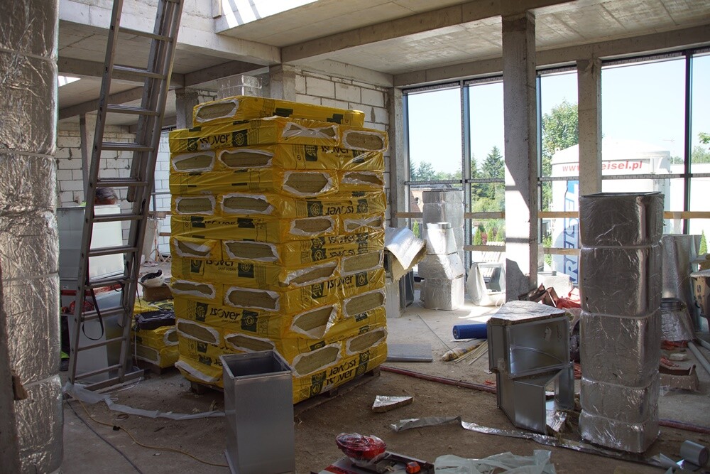 Budowa nowej siedziby Szkoły Podstawowej nr 17 w Bielszowicach idzie pełną parą / fot. K. Bauszek