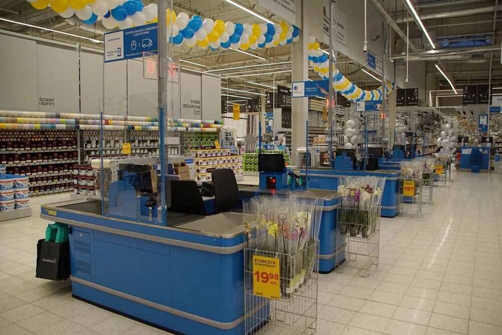 Castorama w Rudzie Śląskiej już otwarta. Sklep powstał w miejscu dawnego Tesco, przy ul. Bukowej 4. Jest to już osiemdziesiąty piąty sklep tego marketu budowlanego w naszym kraju.