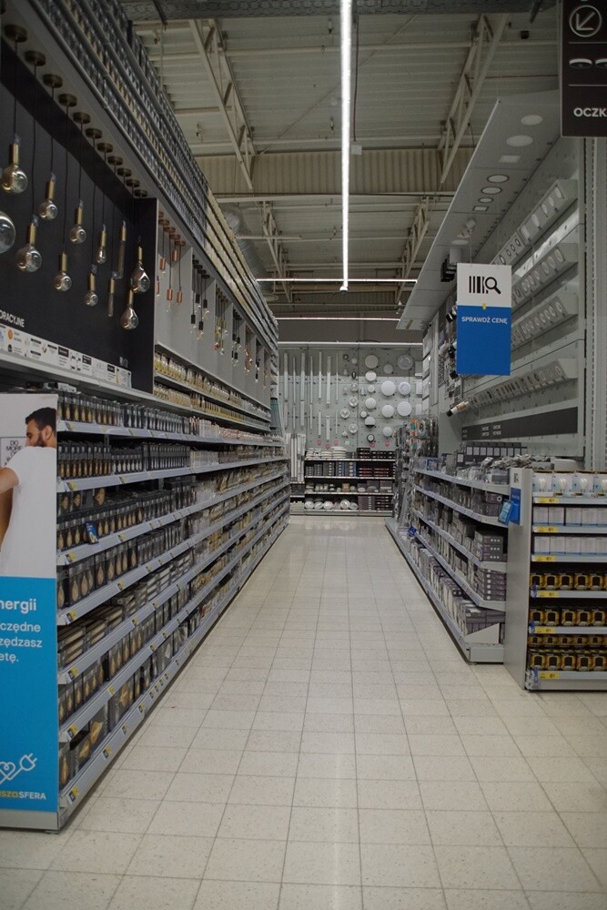 Castorama w Rudzie Śląskiej już otwarta. Sklep powstał w miejscu dawnego Tesco, przy ul. Bukowej 4. Jest to już osiemdziesiąty piąty sklep tego marketu budowlanego w naszym kraju.