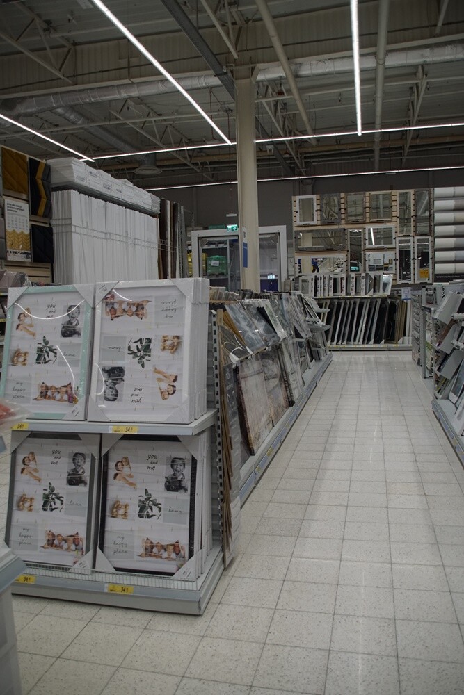 Castorama w Rudzie Śląskiej już otwarta. Sklep powstał w miejscu dawnego Tesco, przy ul. Bukowej 4. Jest to już osiemdziesiąty piąty sklep tego marketu budowlanego w naszym kraju.