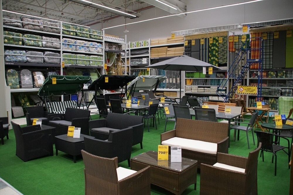 Castorama w Rudzie Śląskiej już otwarta. Sklep powstał w miejscu dawnego Tesco, przy ul. Bukowej 4. Jest to już osiemdziesiąty piąty sklep tego marketu budowlanego w naszym kraju.