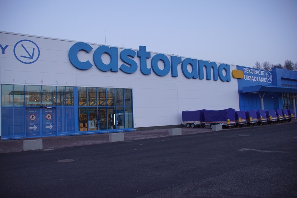 Castorama w Rudzie Śląskiej już otwarta. Sklep powstał w miejscu dawnego Tesco, przy ul. Bukowej 4. Jest to już osiemdziesiąty piąty sklep tego marketu budowlanego w naszym kraju.